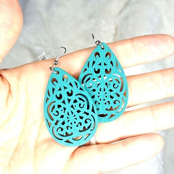 TEAL green bluish tear drop wood carved boho earrings ethnic design - Picture 1 of 2